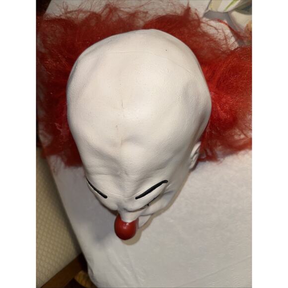 Warner Bros Clown Mask Latex Crazy Red Fringe Hair Red Nose Bald Head Used - Picture 4 of 11